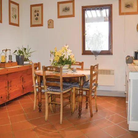 Prázdninový dům Three-bedroom Holiday In Figari *