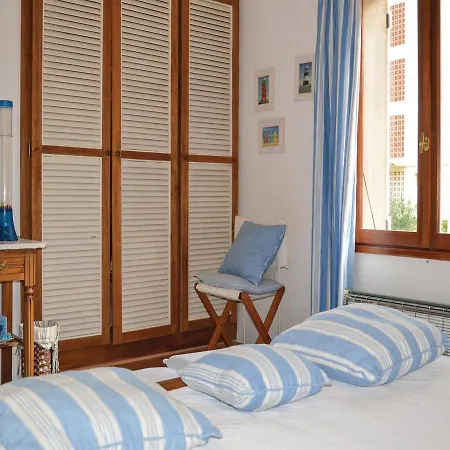 Prázdninový dům Three-bedroom Holiday In Figari *