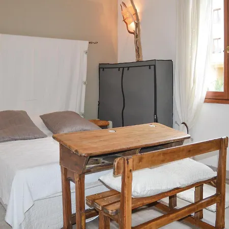 Prázdninový dům Three-bedroom Holiday In Figari *