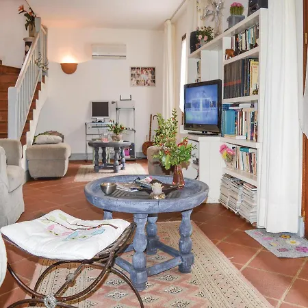 Three-bedroom Holiday In Figari * Figari (Corsica)