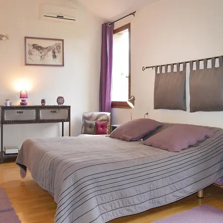 Сasa de vacaciones Three-bedroom Holiday In Figari *